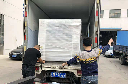 蘇州客戶(hù)SMT設(shè)備專(zhuān)車(chē)送貨，貨到上門(mén)安裝調(diào)試